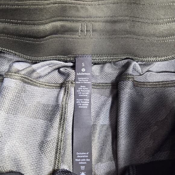Lululemon Shorts Mens Small Green Camo T.H.E. Short 9" Inseam Linerless Athletic - Picture 8 of 11
